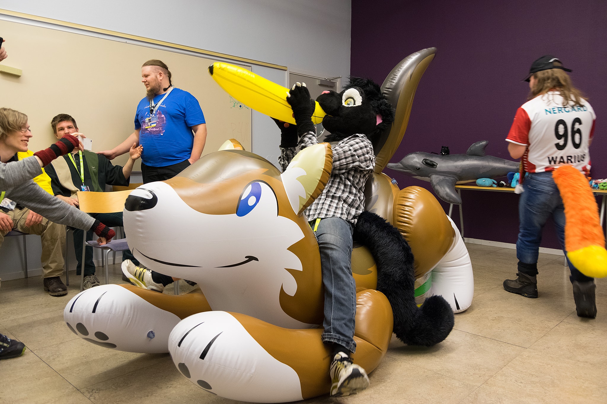 Show off your inflatable animals and socialize with others.